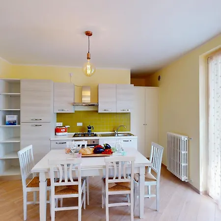 Pinko House Free Wifi By Bookinggardalake *