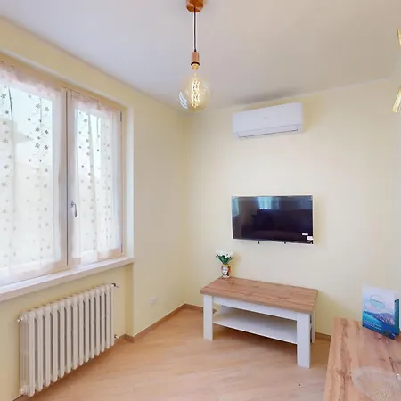 Apartment Pinko House Free Wifi By Bookinggardalake Manerba del Garda
