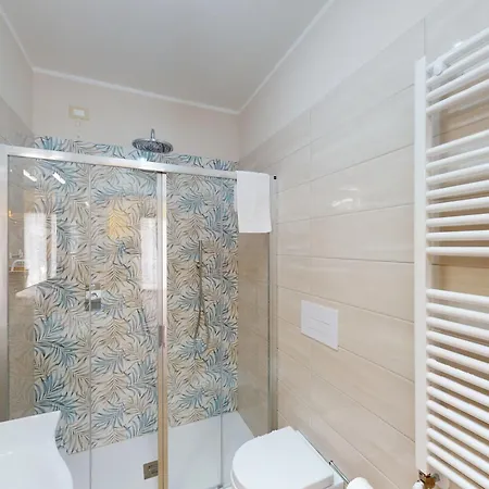 Pinko House Free Wifi By Bookinggardalake Manerba del Garda