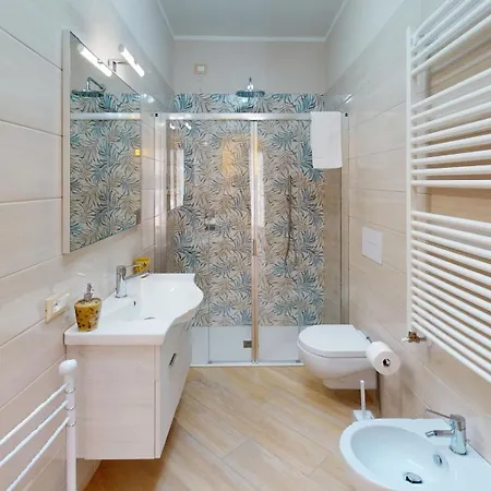 Pinko House Free Wifi By Bookinggardalake Apartment *